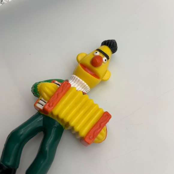 Vintage Sesame Street Bert Playing the Accordion Figurine Tara Toy 1982 - Picture 2 of 9